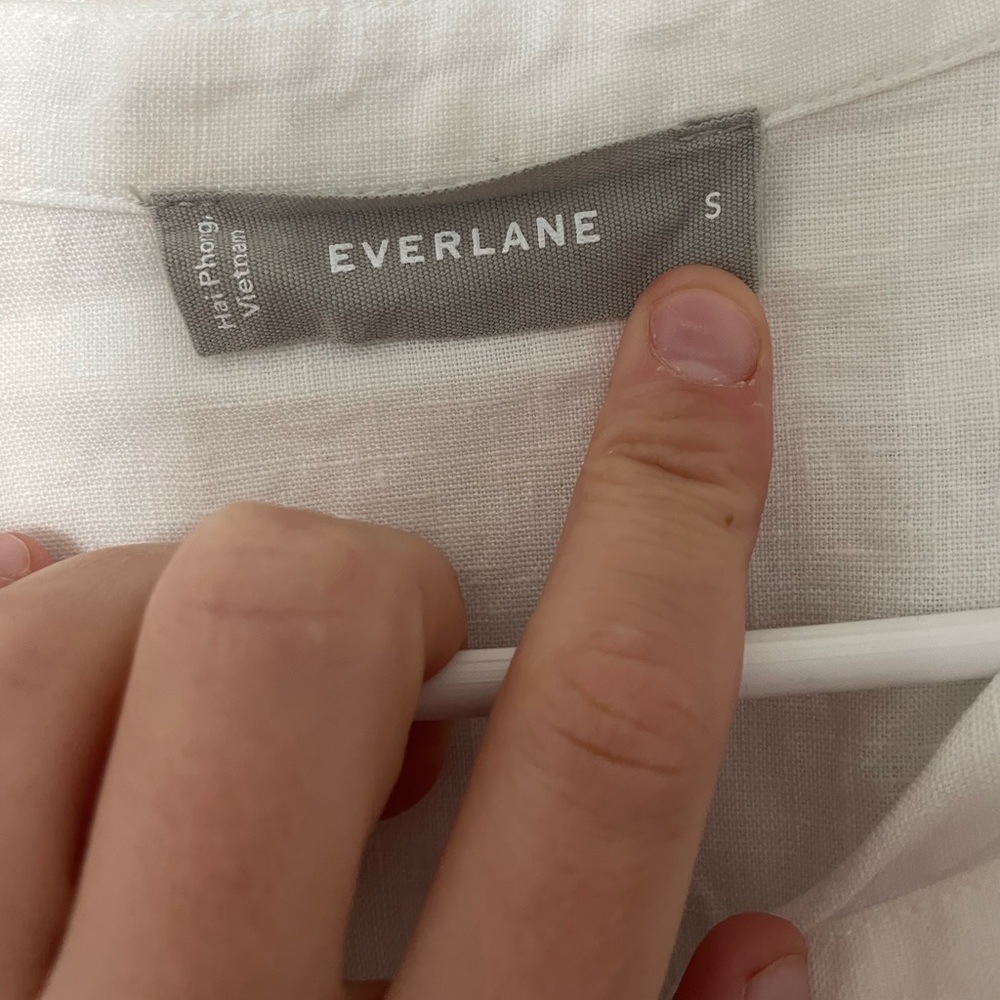 Everlane white 3/4 sleeve button down shirt with pocket size S